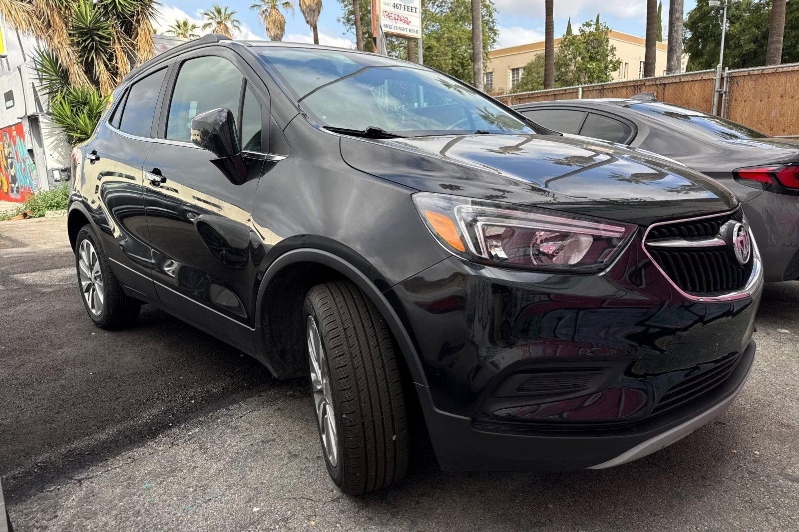 Used 2020 Buick Encore Preferred AWD/4WD image 2