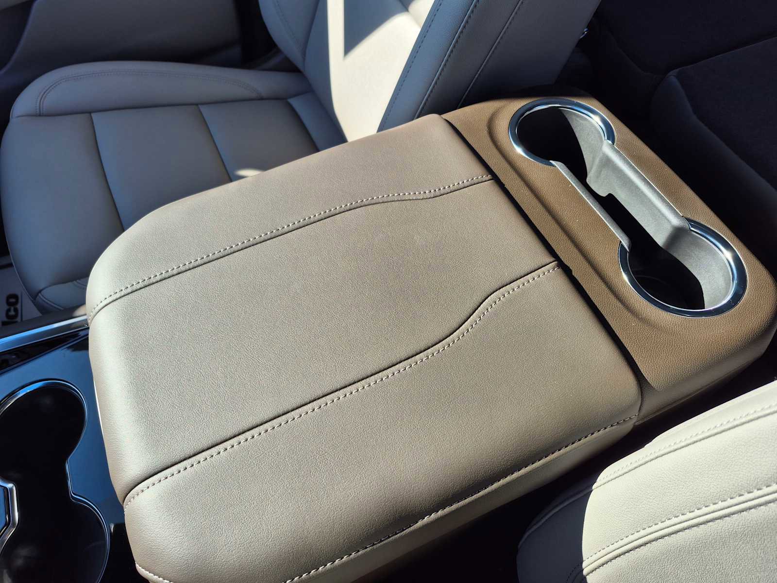 New 2026 Chevrolet Suburban LT w/ Comfort Package image 26