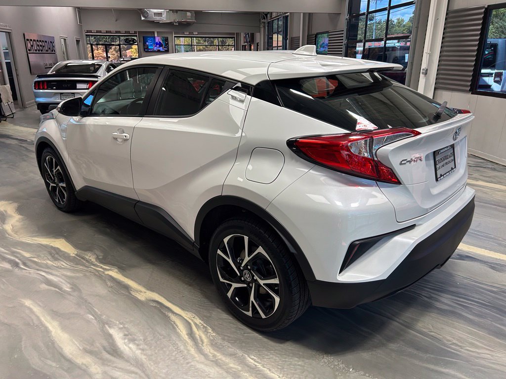 Used 2019 Toyota C-HR XLE FWD image 32