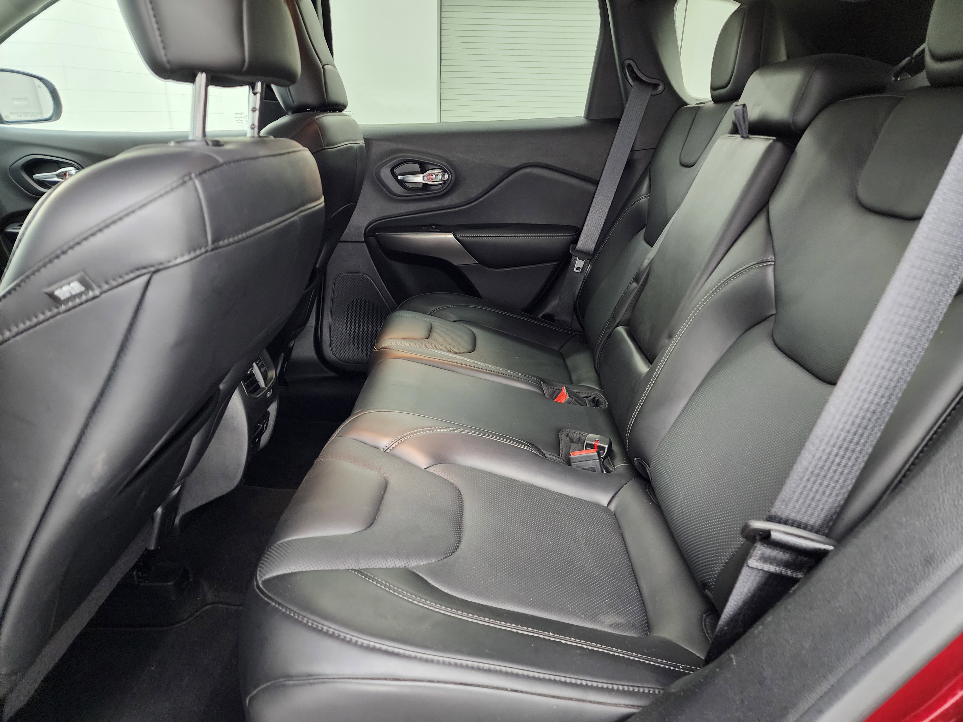 Used 2020 Jeep Cherokee Limited image 33