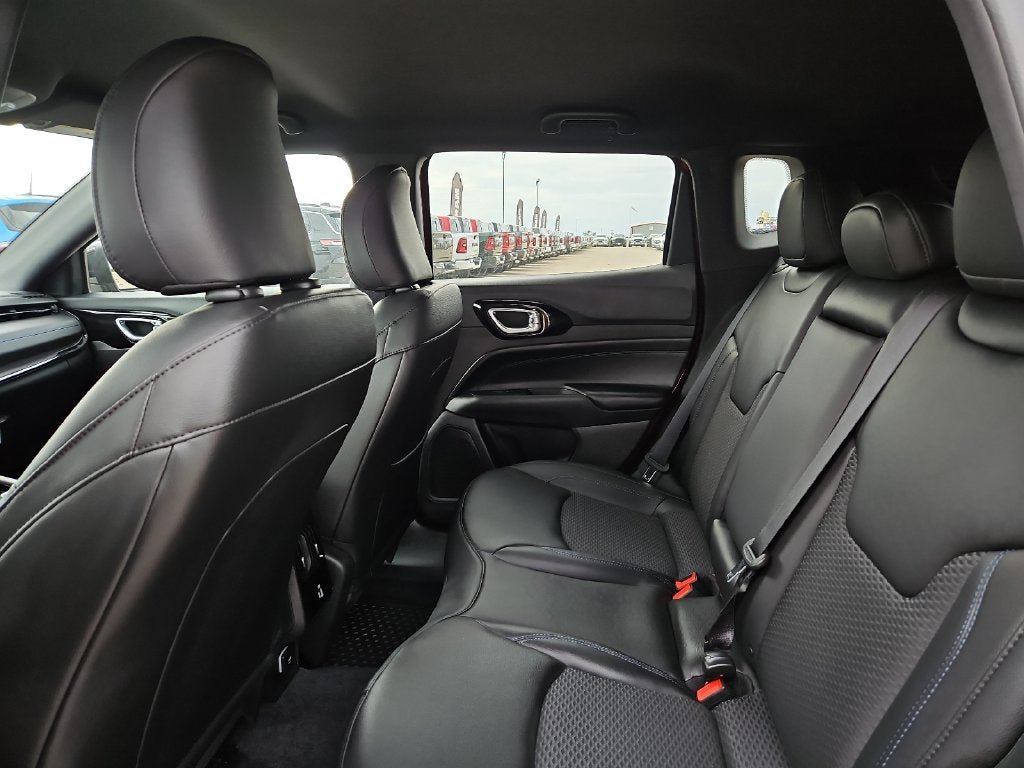 New 2027 Jeep Compass Latitude AWD/4WD image 18