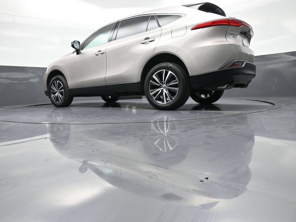 Certified 2024 Toyota Venza LE AWD/4WD image 31