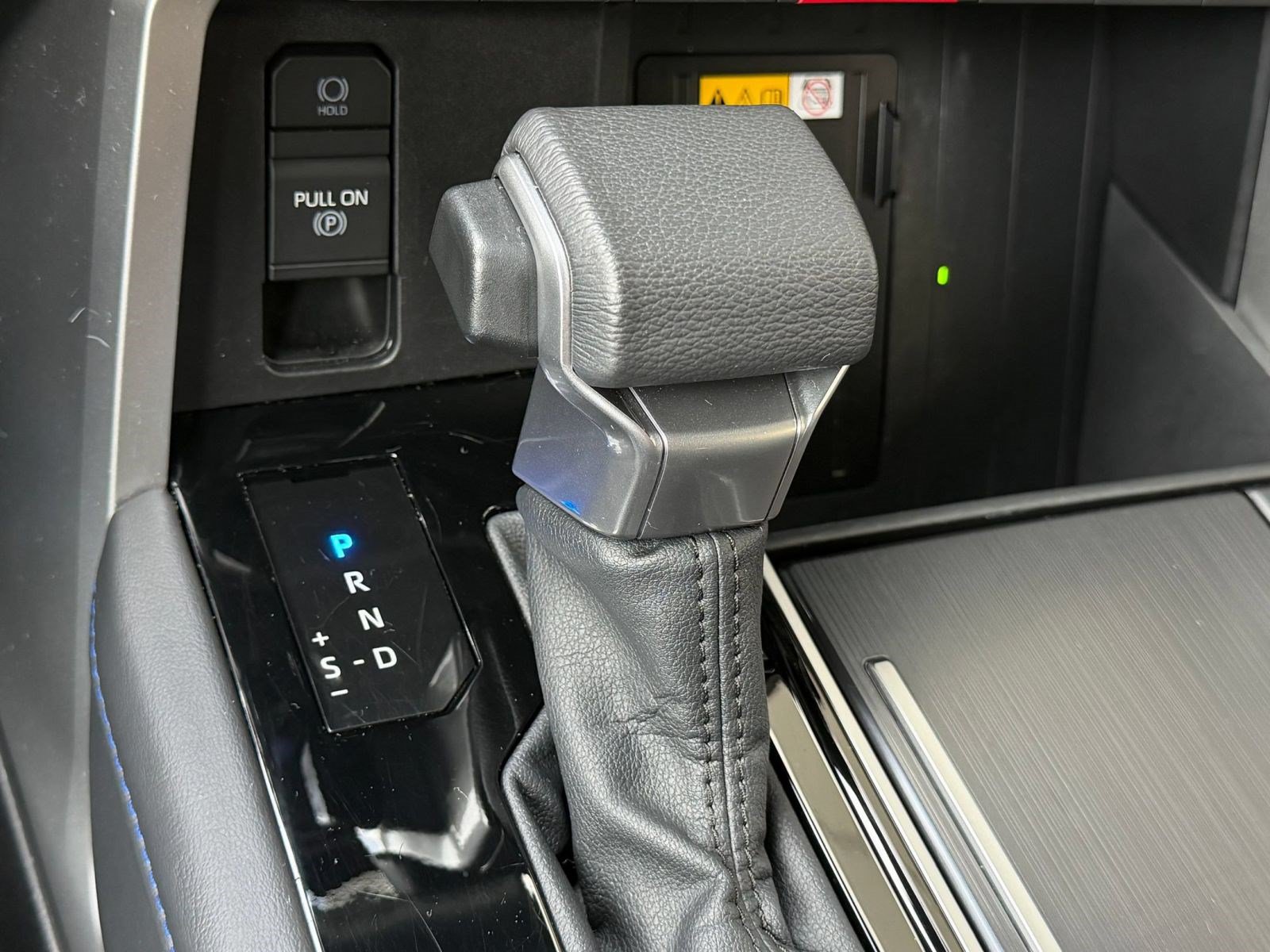 Used 2024 Toyota Sequoia Platinum AWD/4WD image 20