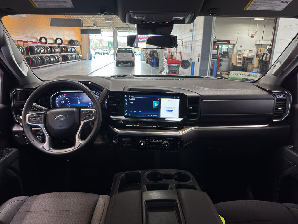 Used 2025 Chevrolet Silverado 1500 RST w/ Z71 Off-Road Package AWD/4WD image 14