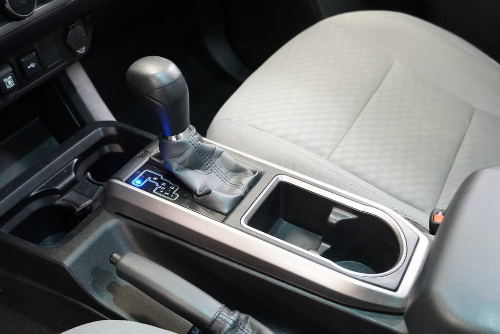 Used 2021 Toyota Tacoma SR5 AWD/4WD image 21