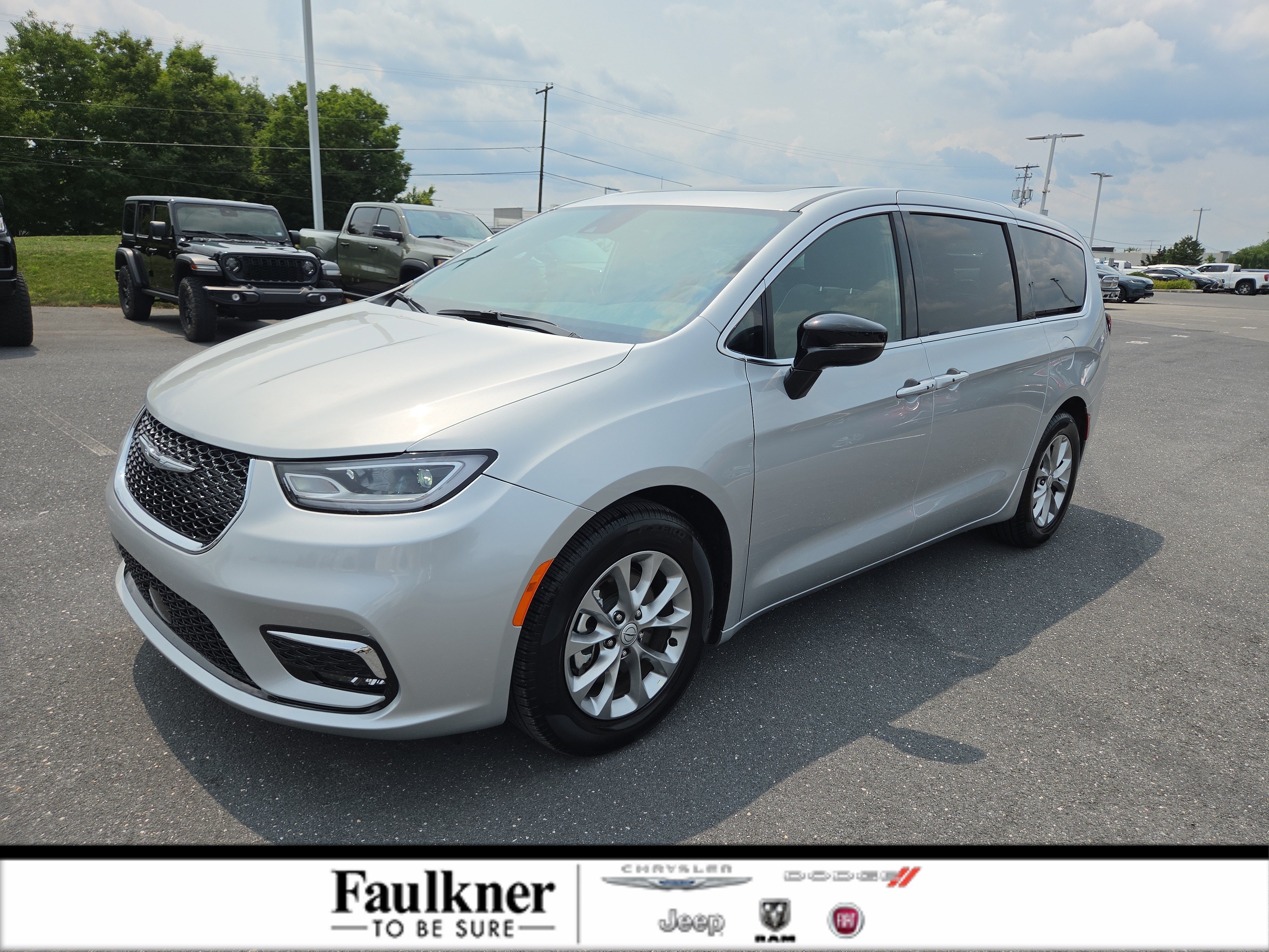 Used 2026 Chrysler Pacifica Limited