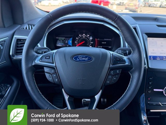 Used 2020 Ford Edge ST w/ Cold Weather Package AWD/4WD image 25