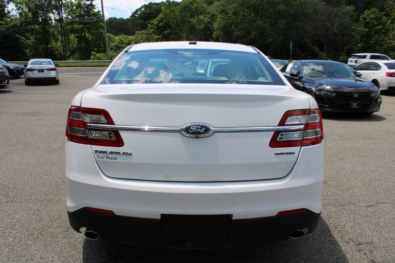 Used 2018 Ford Taurus SE FWD image 9