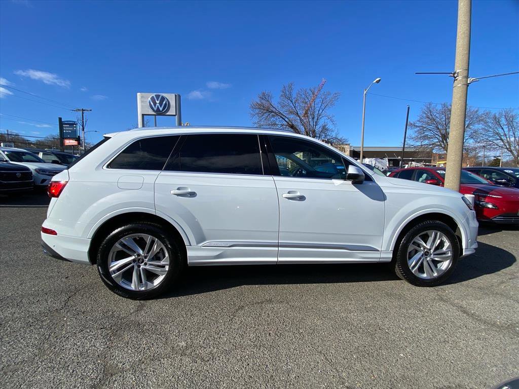 Used 2023 Audi Q7 3.0T Premium w/ Convenience Package image 2