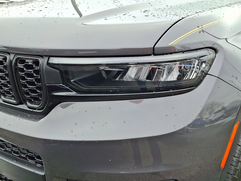 New 2025 Jeep Grand Cherokee L Altitude image 8