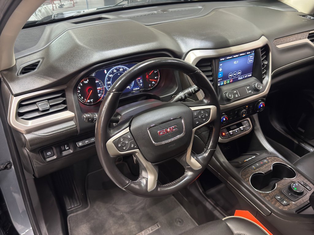 Used 2022 GMC Acadia Denali w/ GMC Pro Grade Package AWD/4WD image 19