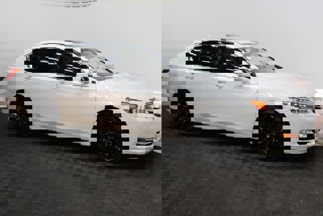 Used 2014 Acura RLX image 2