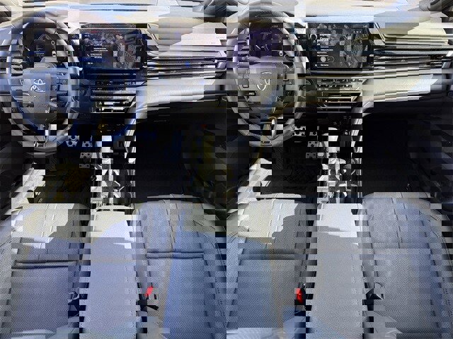 Used 2025 Toyota Camry XSE image 11