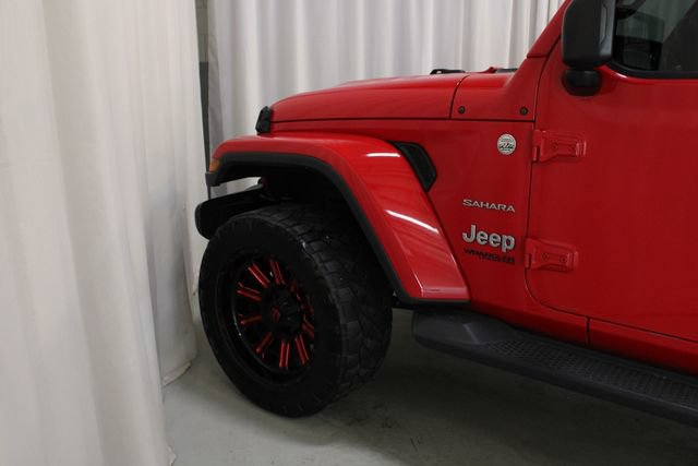 Used 2018 Jeep Wrangler Unlimited Sahara w/ Cold Weather Group AWD/4WD image 28