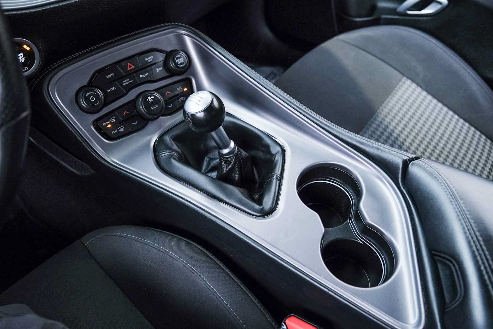 Used 2023 Dodge Challenger R/T RWD image 33