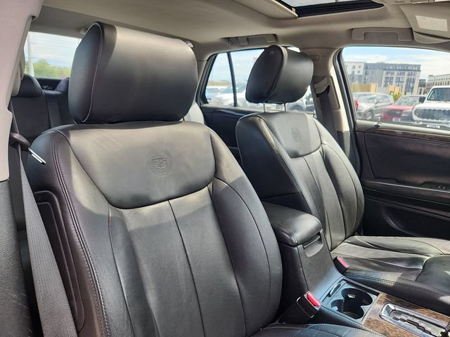 Used 2010 Cadillac DTS Luxury FWD image 31