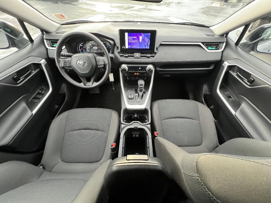 Used 2025 Toyota RAV4 LE image 25