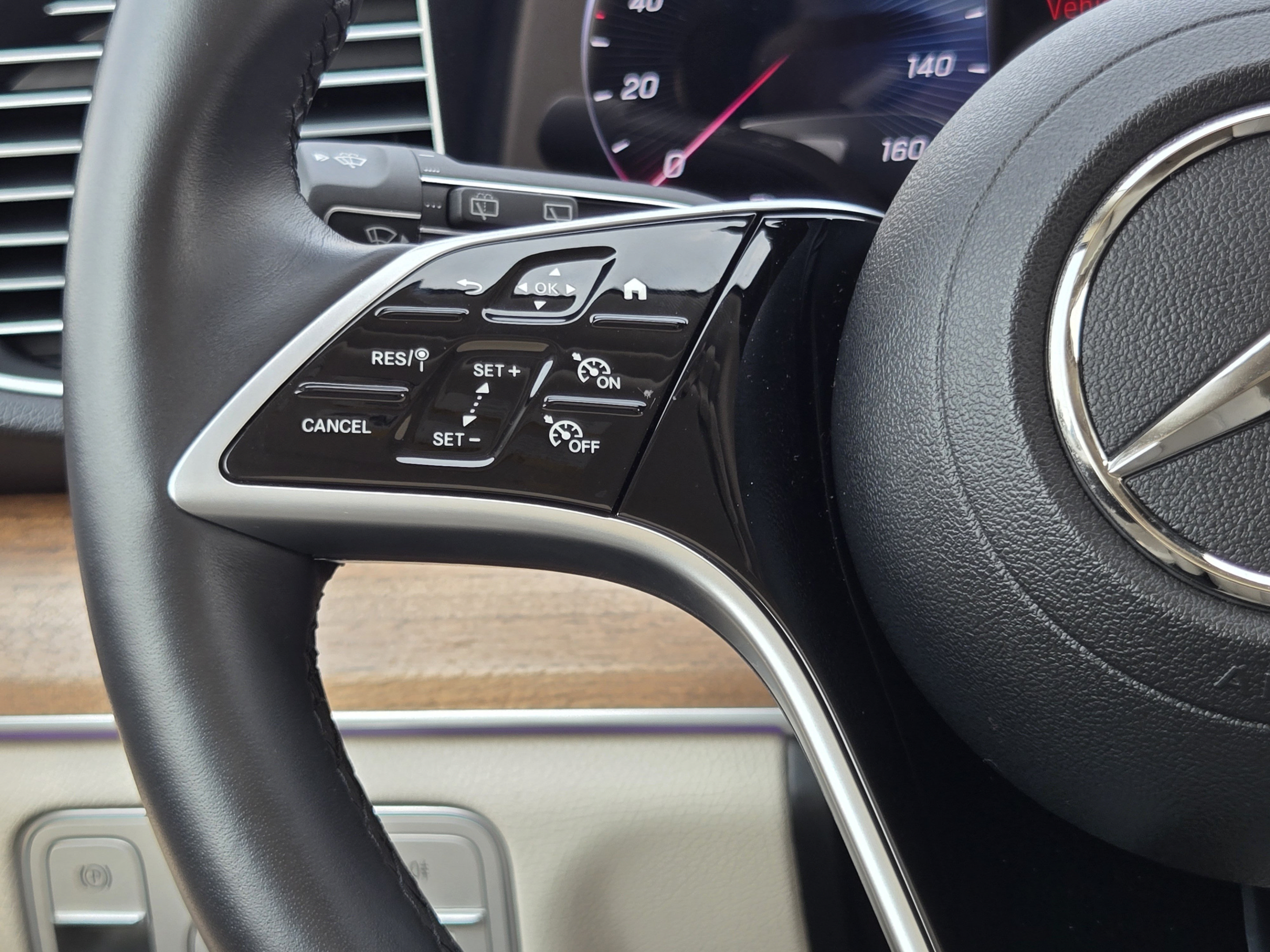 Used 2024 Mercedes-Benz GLE 450 4MATIC image 26
