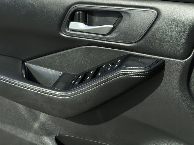 Used 2024 Nissan Rogue SV image 33