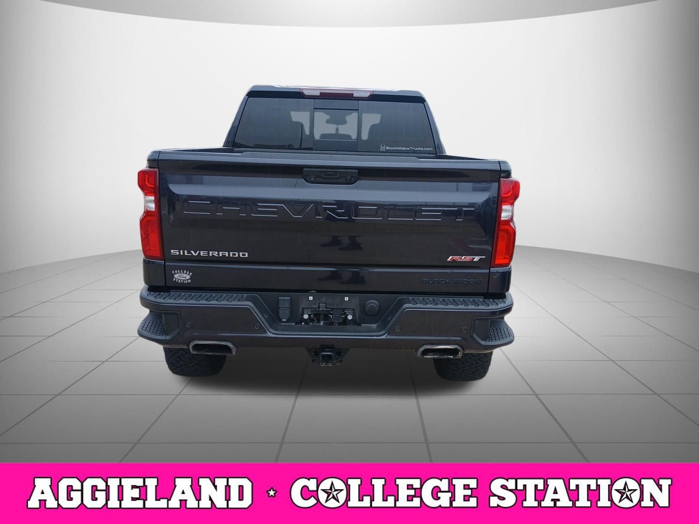 Used 2022 Chevrolet Silverado 1500 RST AWD/4WD image 3
