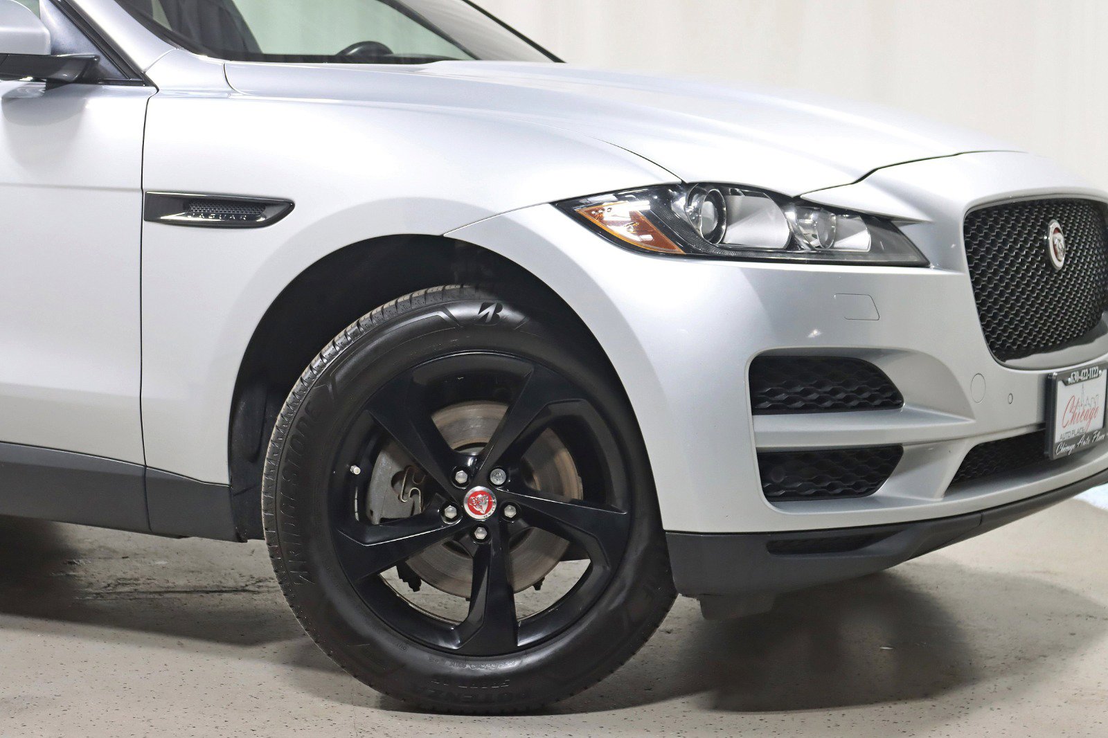 Used 2019 Jaguar F-PACE Premium image 5