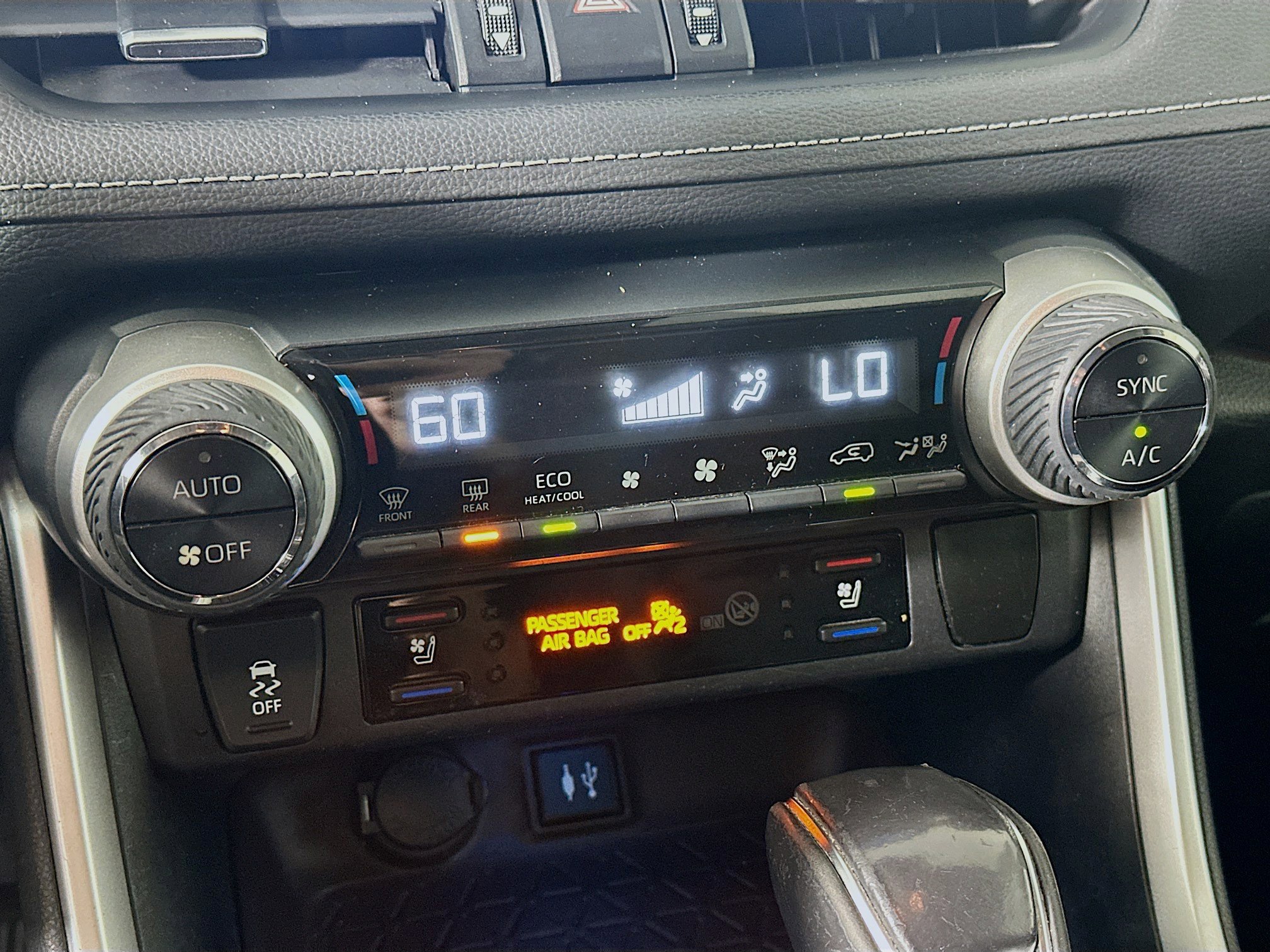 Used 2019 Toyota RAV4 Limited w/ Cold Weather Package FWD image 24