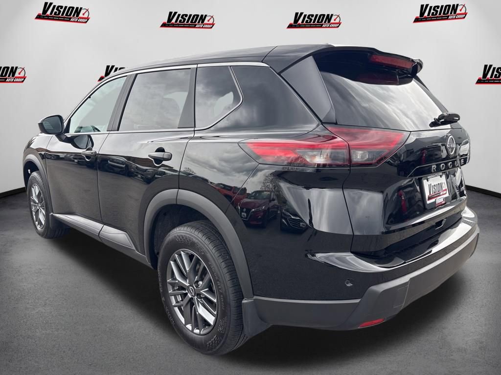 Used 2024 Nissan Rogue S AWD/4WD image 7