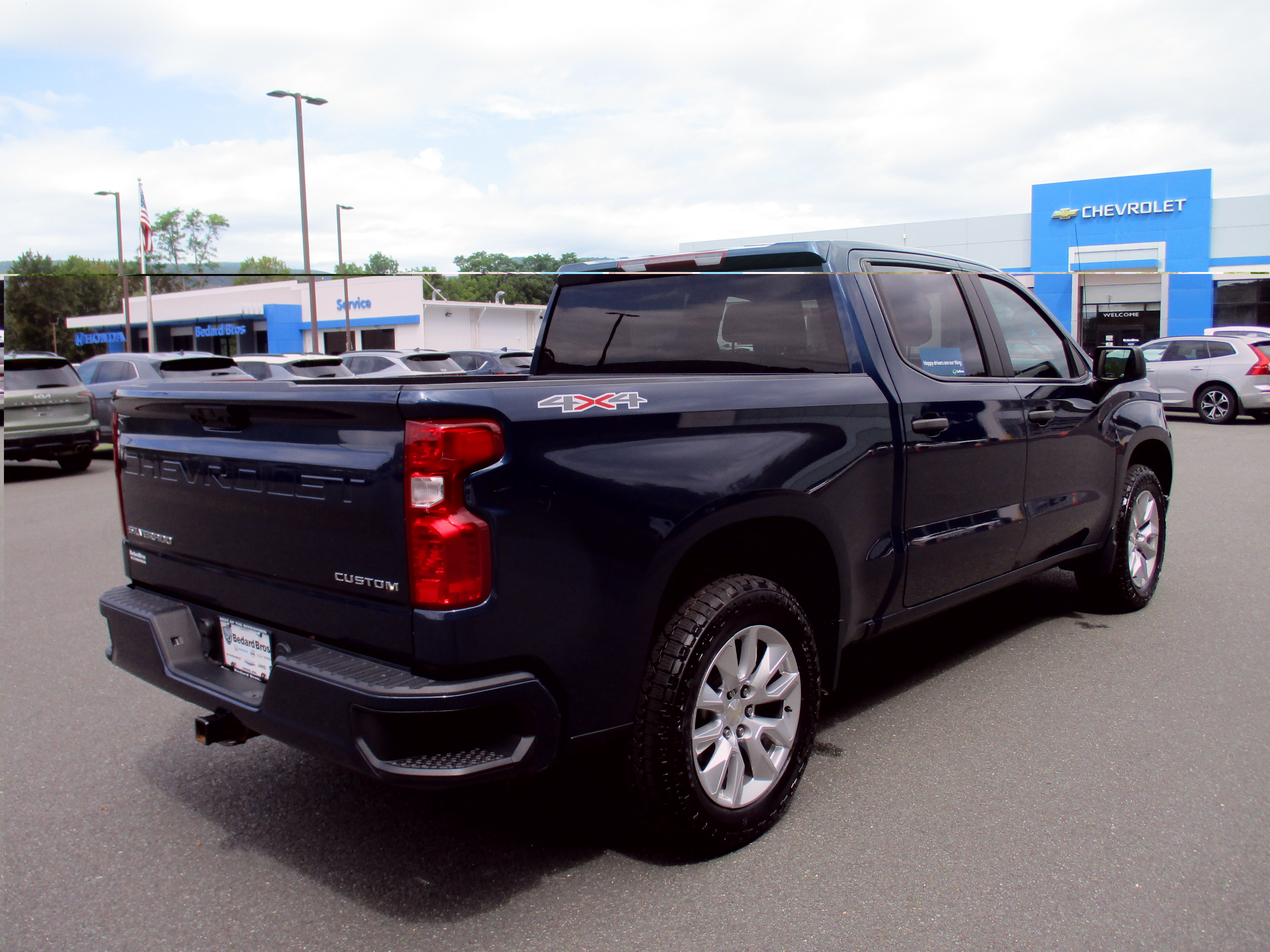 Used 2022 Chevrolet Silverado 1500 Custom AWD/4WD image 5