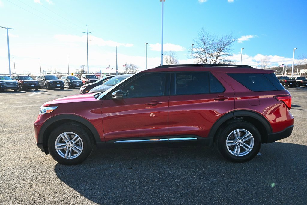 Used 2023 Ford Explorer XLT w/ Equipment Group 202A image 11