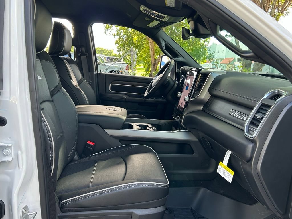 New 2026 RAM 3500 Laramie AWD/4WD image 36