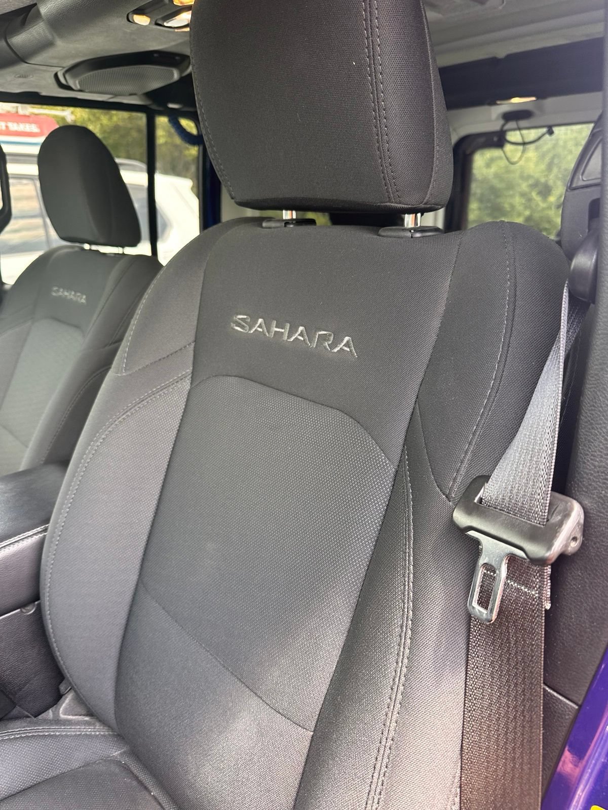 Used 2019 Jeep Wrangler Unlimited Sahara AWD/4WD image 3