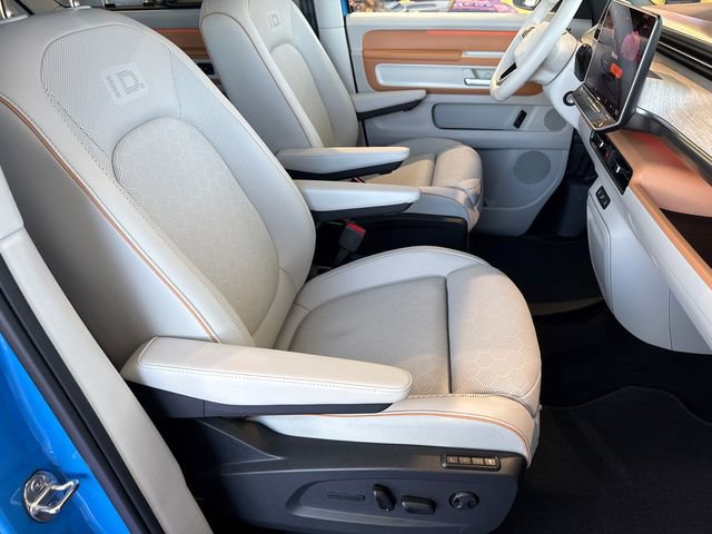 Used 2025 Volkswagen ID. Buzz 1st Edition image 18