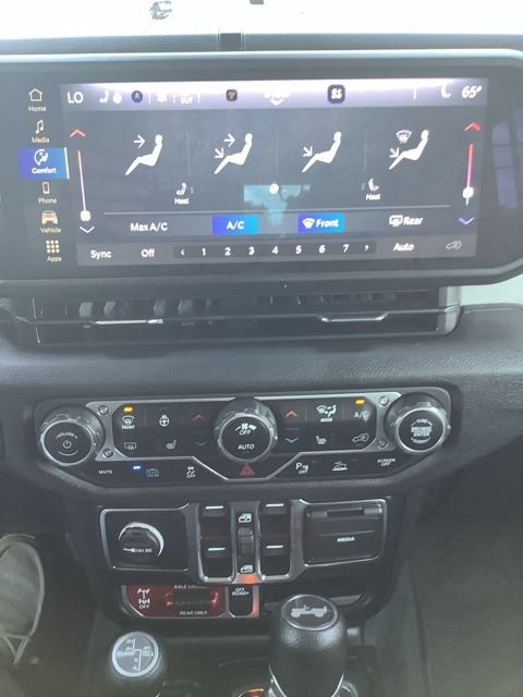 Certified 2024 Jeep Wrangler Unlimited AWD/4WD image 24