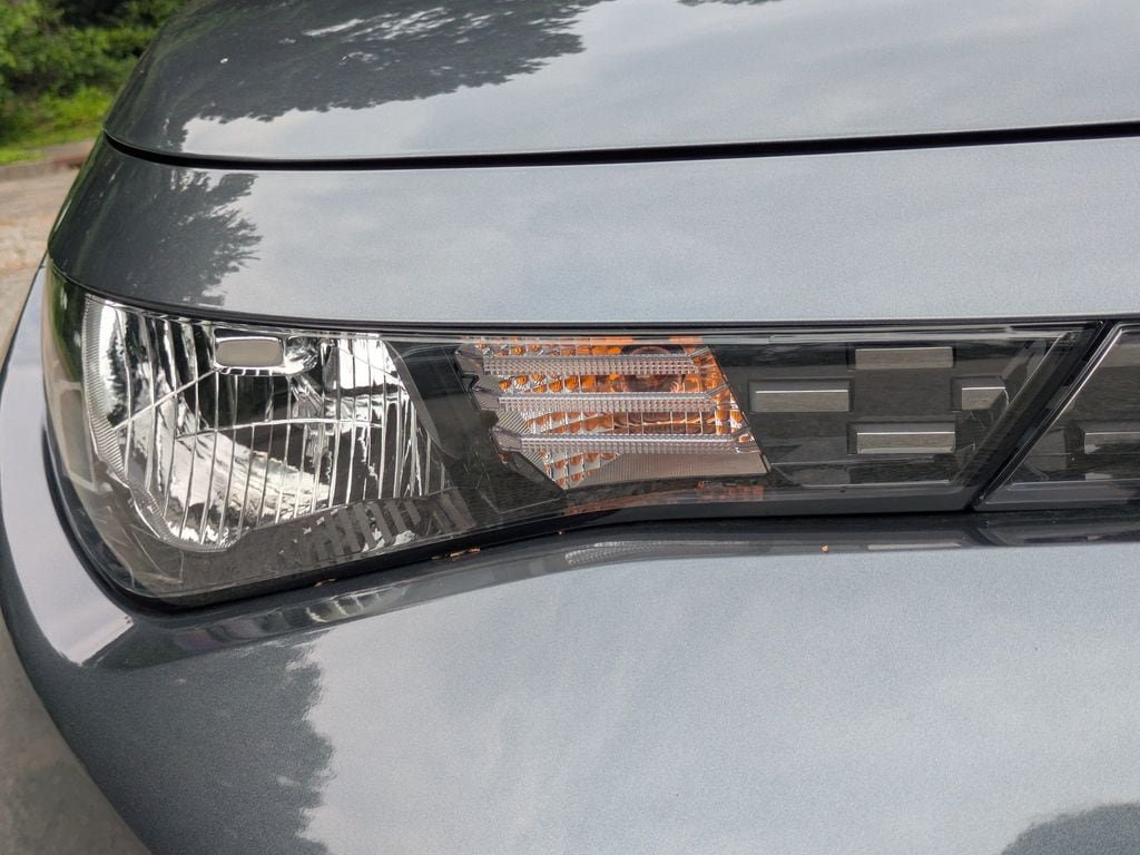 Used 2025 Kia Soul LX w/ LX Technology Package FWD image 10