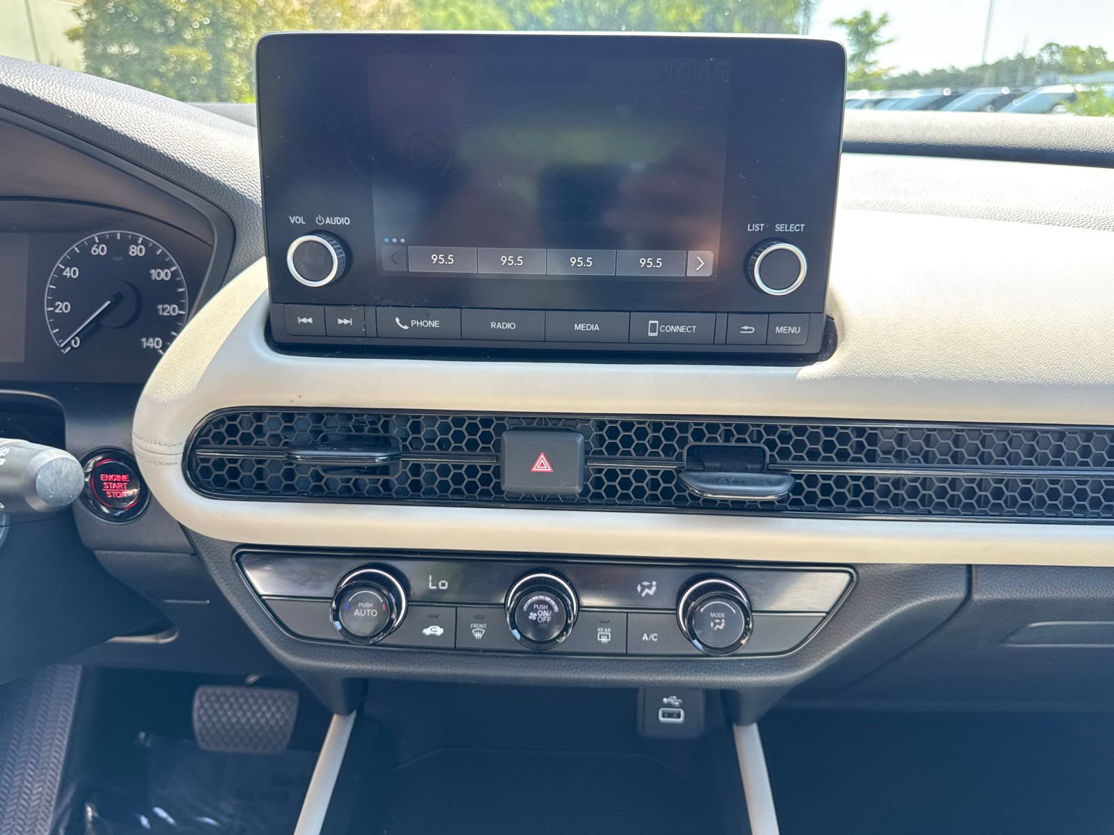 Used 2023 Honda HR-V LX image 27
