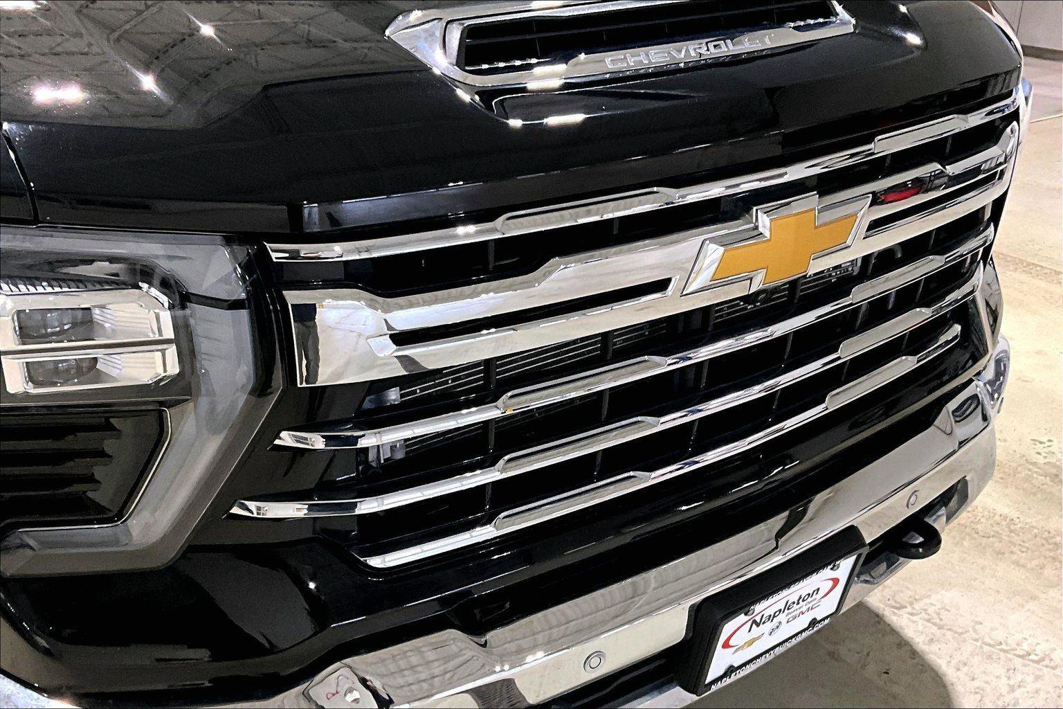 Used 2024 Chevrolet Silverado 2500 LTZ w/ LTZ Convenience Package image 30