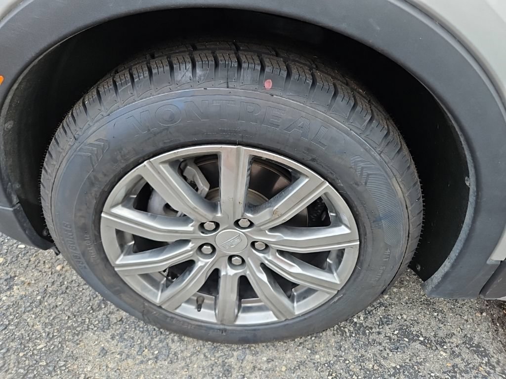 Used 2022 Cadillac XT4 Premium Luxury w/ Safety Alert Package FWD image 10