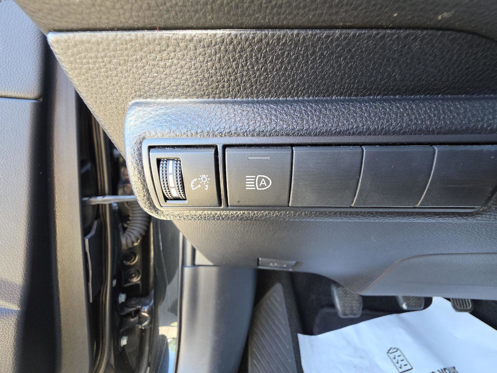 Used 2022 Toyota Corolla SE image 19