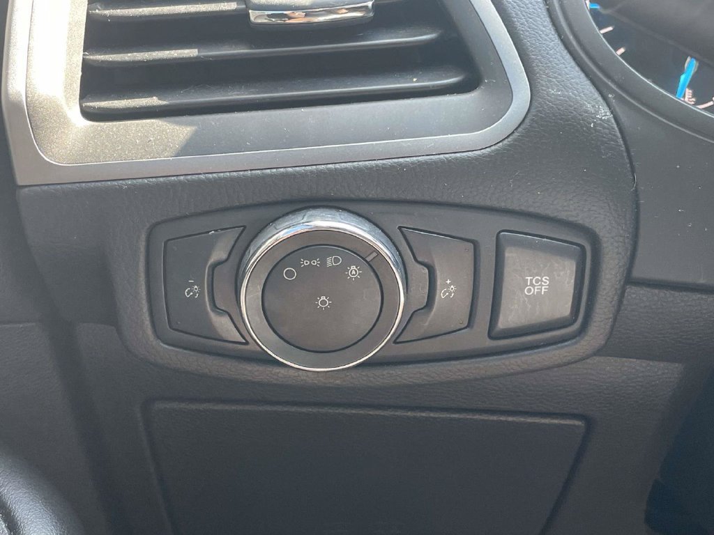 Used 2020 Ford Edge SE FWD image 25