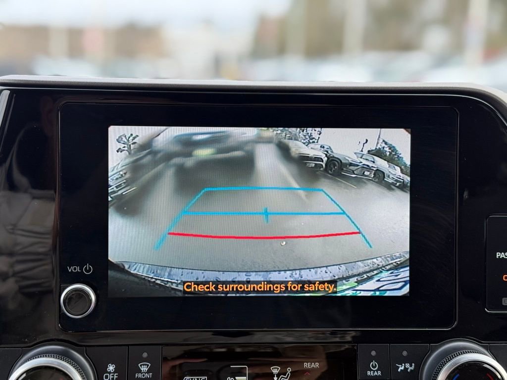 Used 2023 Toyota Highlander L image 29