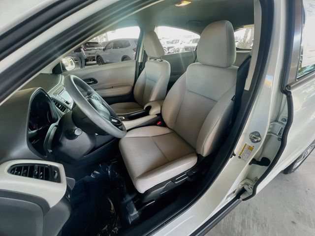 Used 2018 Honda HR-V LX image 10