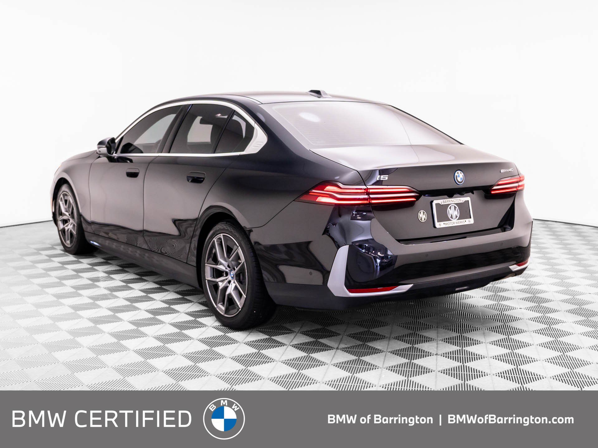 Certified 2024 BMW i5 eDrive40i w/ Premium Package RWD image 3