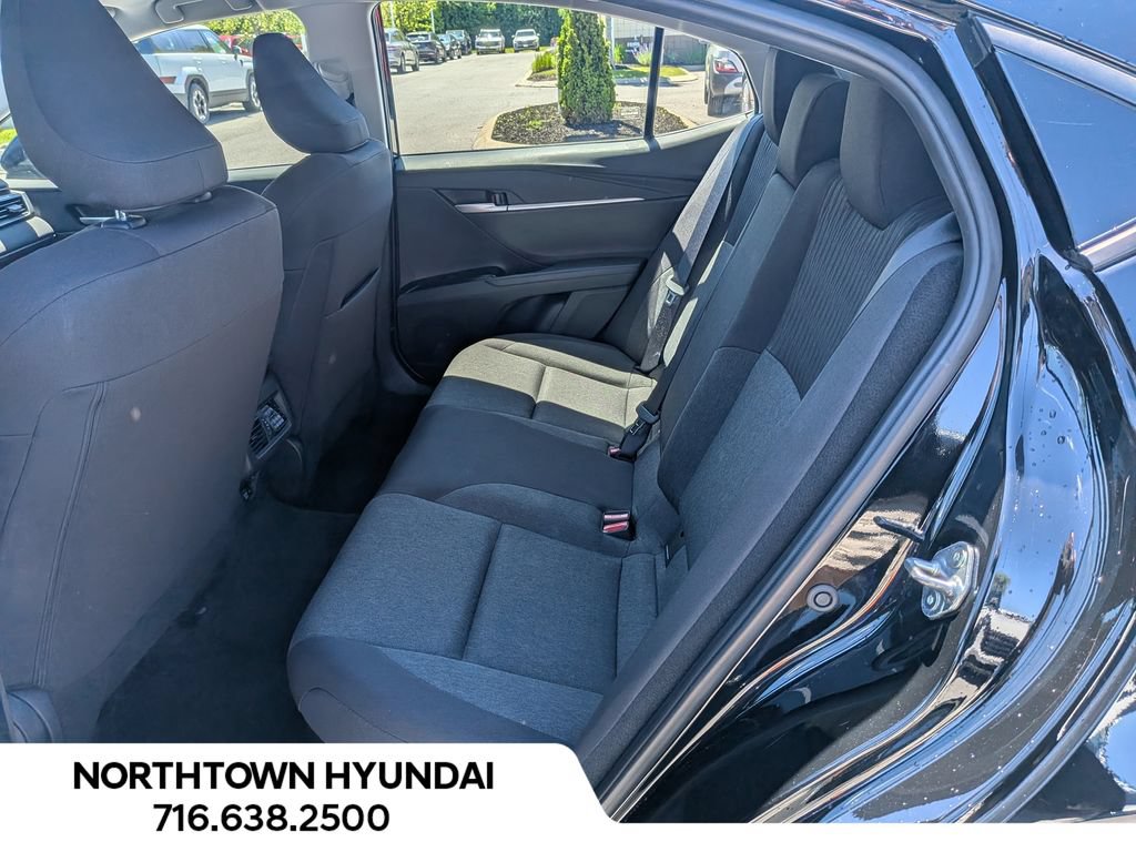 Used 2025 Toyota Camry LE AWD/4WD image 28