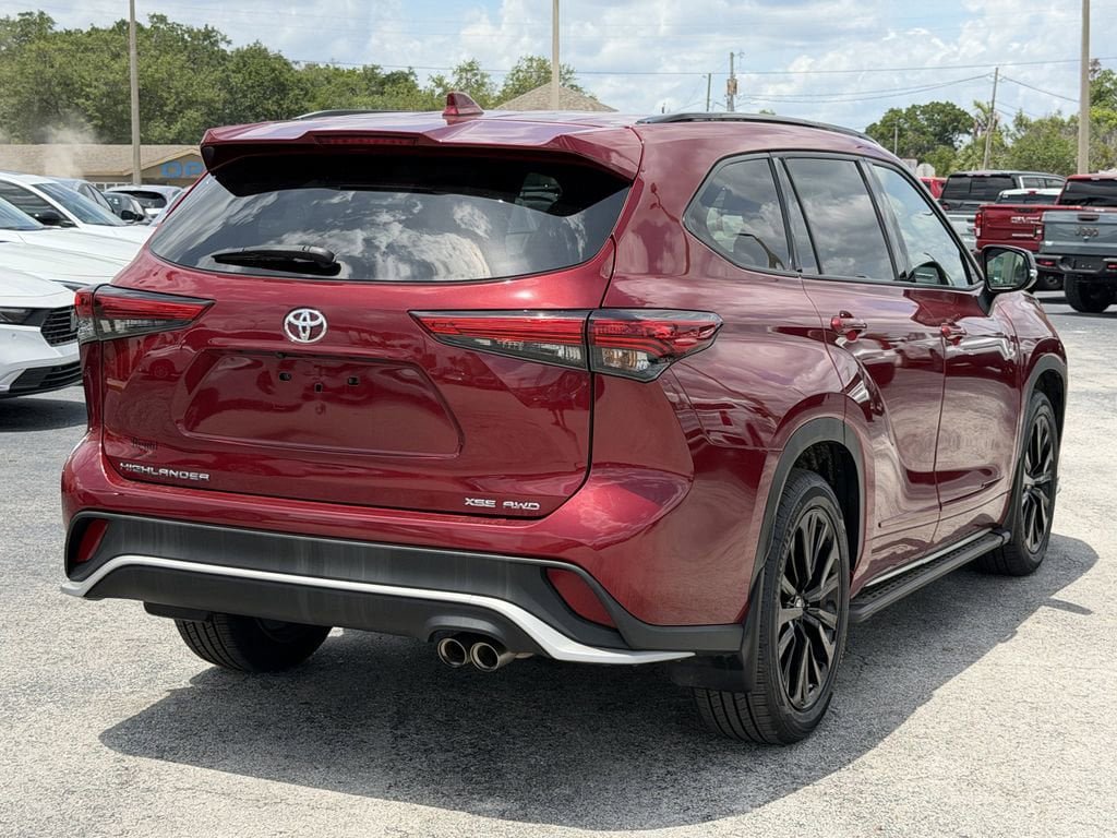 Used 2023 Toyota Highlander XSE AWD/4WD image 5