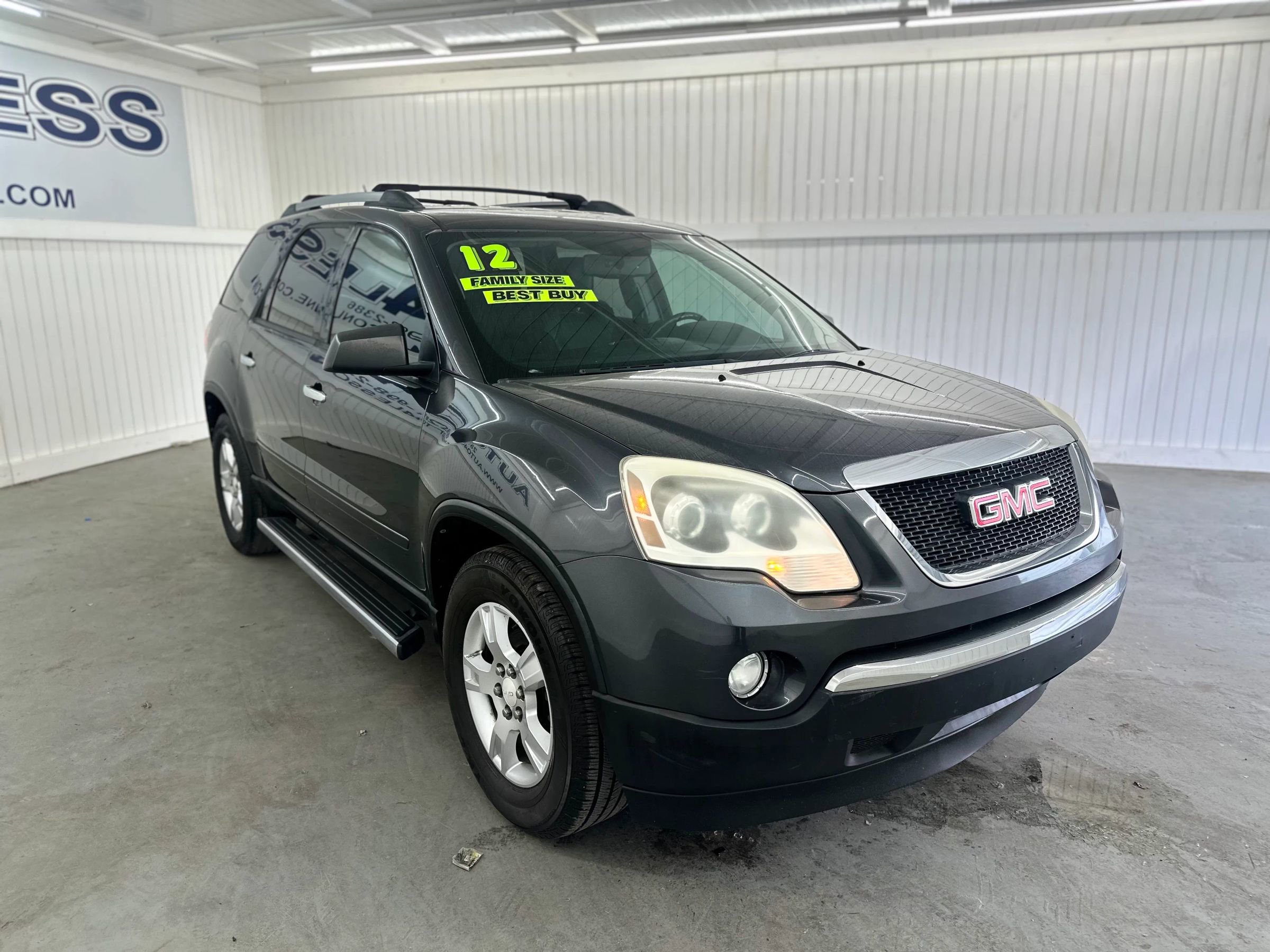 Used 2012 GMC Acadia SLE w/ LPO, 'HIT The Road' Package image 3