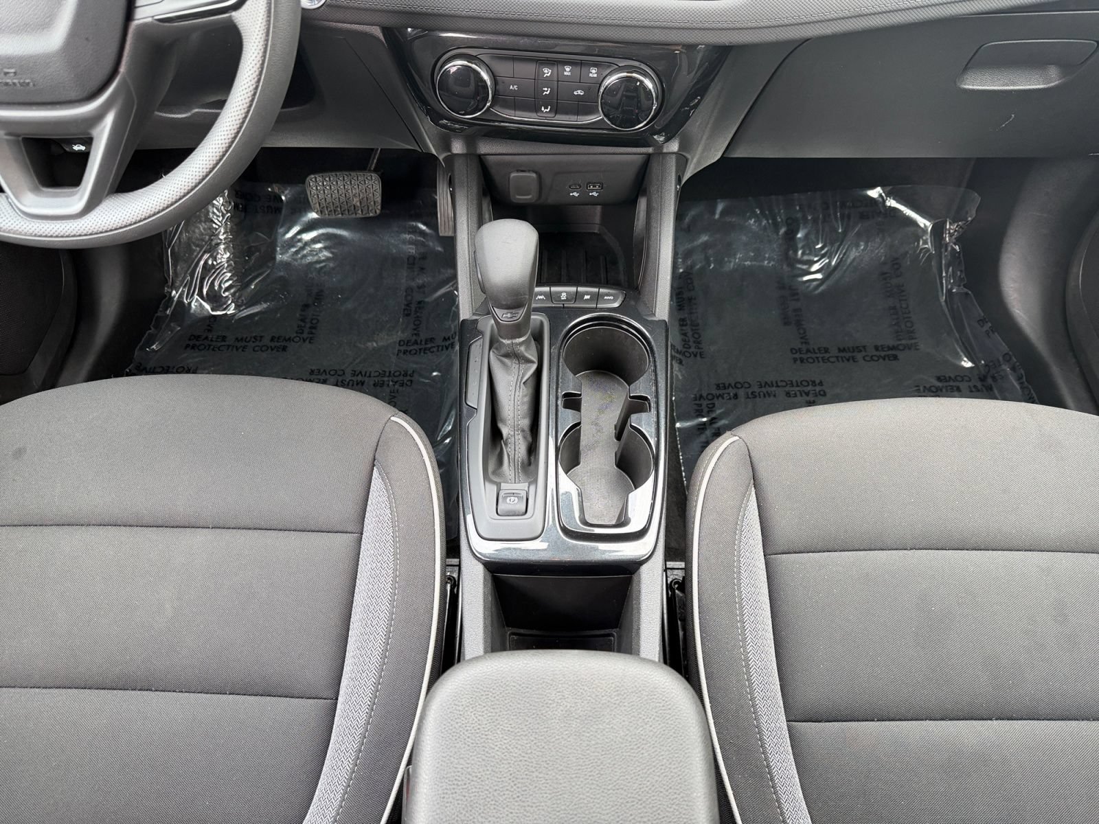 Used 2025 Chevrolet TrailBlazer LT AWD/4WD image 13