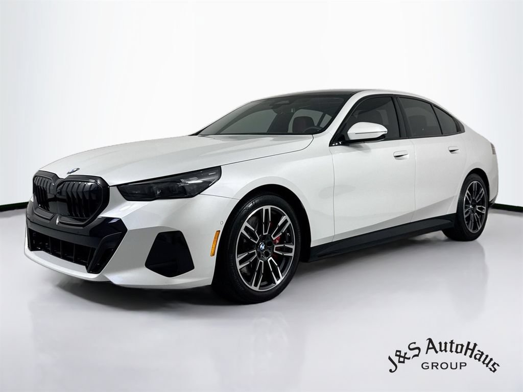 Used 2026 BMW 540i xDrive AWD/4WD image 3