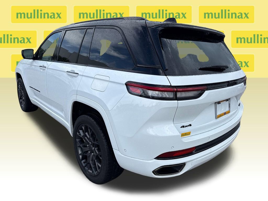 Used 2025 Jeep Grand Cherokee Summit AWD/4WD image 10