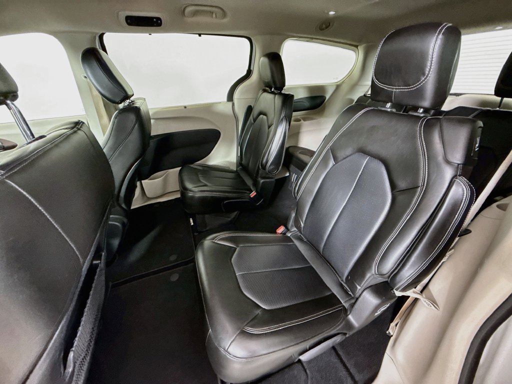 Used 2021 Chrysler Voyager Lxi FWD image 20