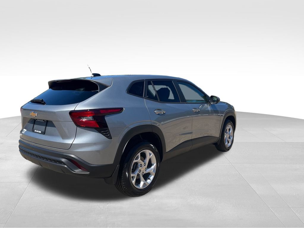 New 2026 Chevrolet Trax LS w/ LS Convenience Package FWD image 3